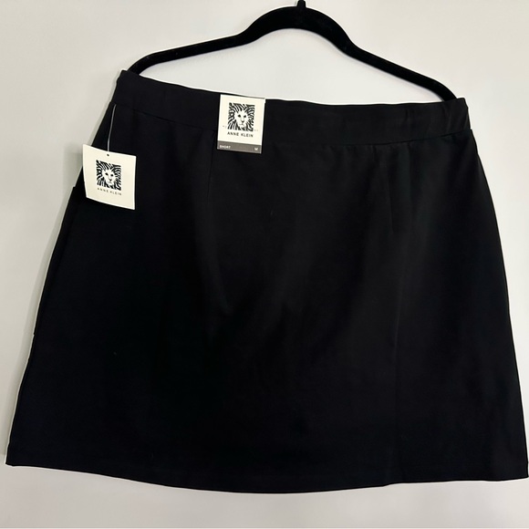 Anne Klein Classic Black Drawstring Skort with Gold Accents – NWT (M) - Picture 3 of 8